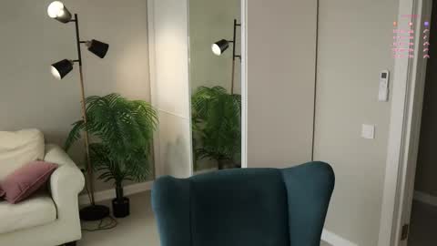 Snapshot of cirilada chatting on 10-14-25, 07:20 Sandy online show from 10-14-25, 07:20