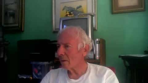 Snapshot of ciuk chatting on 11-04-25, 09:08 ciuk online show from 11-04-25, 09:08