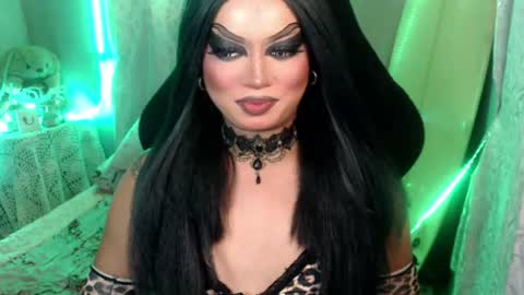 QUEEN CESS online show from 06-18-26, 02:21