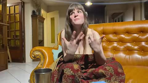 Claire Moulin online show from 04-30-26, 08:57