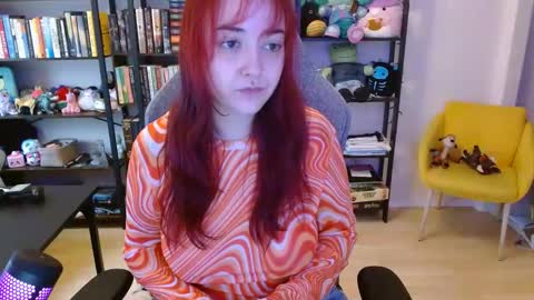 Snapshot of clairebarez chatting on 04-21-26, 11:18 Claire online show from 04-21-26, 11:18