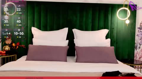 Claire online show from 11-09-25, 02:48