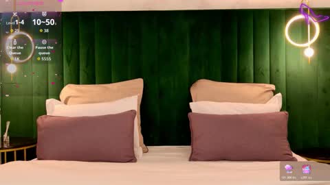 Snapshot of clairemathis chatting on 01-14-26, 12:22 Claire online show from 01-14-26, 12:22