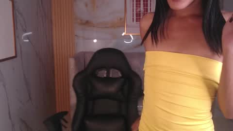 Snapshot of clara_evans_s chatting on 03-08-25, 08:25 Clara online show from 03-08-25, 08:25