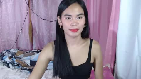 Snapshot of clara_marimar chatting on 10-31-25, 09:43 CLARA online show from 10-31-25, 09:43