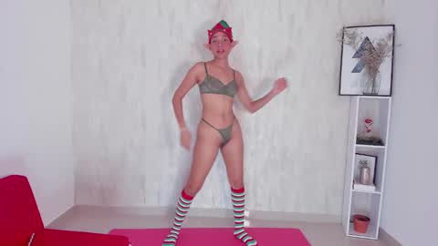 Clara  online show from 12-21-24, 09:44