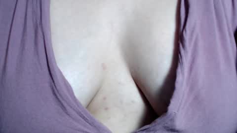 CLARA AT YOUR SERVICE online show from 02-10-25, 06:20