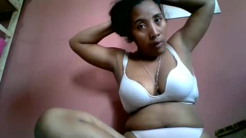 Clarah0123 online show from 06-04-26, 08:53