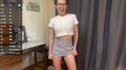 Selena online show from 04-19-26, 09:08