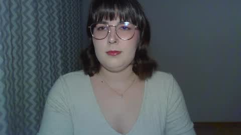 Snapshot of claralovely chatting on 04-09-26, 05:40 Clara online show from 04-09-26, 05:40