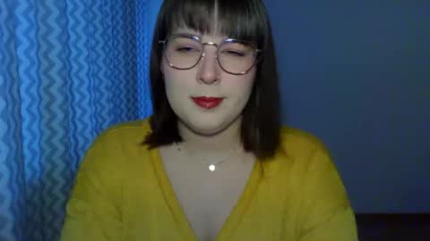 Snapshot of claralovely chatting on 04-11-26, 04:33 Clara online show from 04-11-26, 04:33