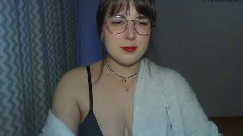 Snapshot of claralovely chatting on 05-11-26, 05:43 Clara online show from 05-11-26, 05:43