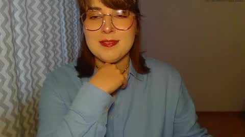 Snapshot of claralovely chatting on 05-27-26, 05:32 Clara online show from 05-27-26, 05:32