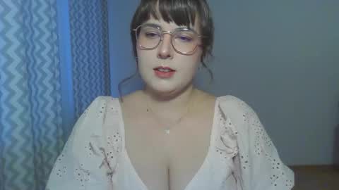 Snapshot of claralovely chatting on 06-10-26, 05:56 Clara online show from 06-10-26, 05:56