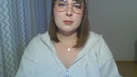 Snapshot of claralovely chatting on 06-11-26, 06:50 Clara online show from 06-11-26, 06:50