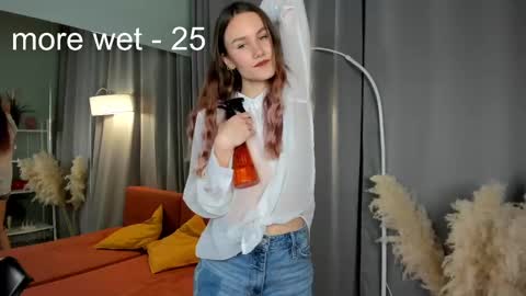 Snapshot of clare_ff chatting on 03-07-25, 12:34 Claire online show from 03-07-25, 12:34