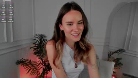 Snapshot of clare_ff chatting on 09-18-25, 01:46 Claire online show from 09-18-25, 01:46