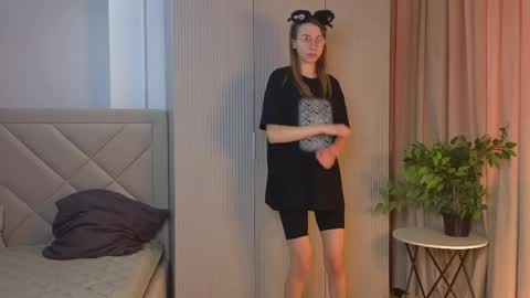 Sara online show from 05-27-26, 07:49