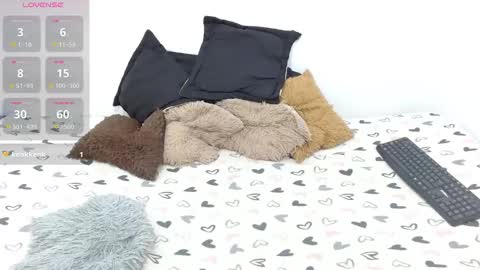 Snapshot of clarissa_klauss chatting on 10-16-25, 04:08 Clarissa online show from 10-16-25, 04:08