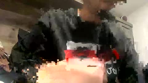 Snapshot of clarkshammer95 chatting on 02-08-25, 04:36 clarkshammer95 online show from 02-08-25, 04:36