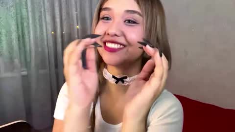 Lara online show from 11-27-25, 06:21