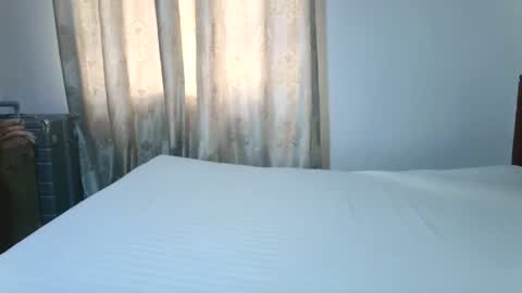 Snapshot of classyhornybabe chatting on 01-09-25, 09:37 Angel online show from 01-09-25, 09:37