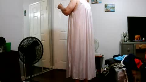 Snapshot of claudia1964 chatting on 07-08-26, 01:59 Claudia online show from 07-08-26, 01:59