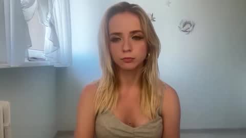 ClaudiaGold online show from 09-12-25, 03:01