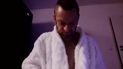 Snapshot of clausenflorian880 chatting on 12-16-25, 04:39 Florian online show from 12-16-25, 04:39