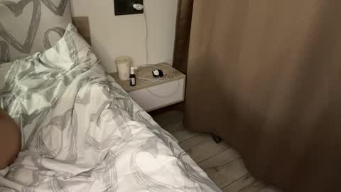 Lili online show from 04-19-26, 06:10
