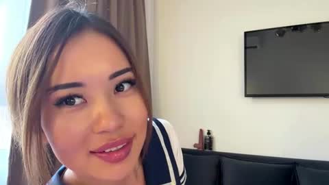 Lili online show from 07-30-26, 01:32