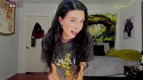 Snapshot of cleo_cam chatting on 06-04-26, 02:06 Cleo Schedule Updates online show from 06-04-26, 02:06