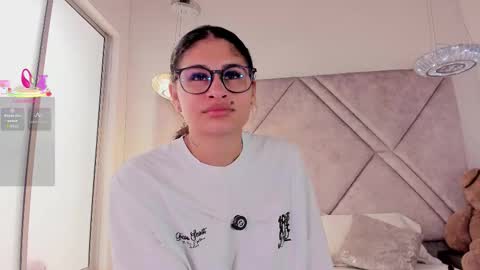 Cleopatra online show from 11-30-25, 05:50