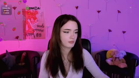 Snapshot of clery_moon chatting on 03-17-26, 08:12 your honey online show from 03-17-26, 08:12