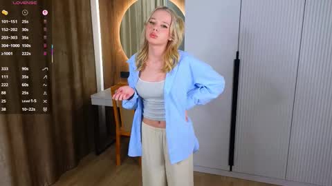 Aria online show from 11-15-25, 04:03