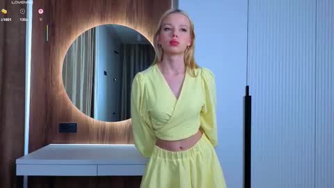 Aria online show from 11-28-25, 03:25