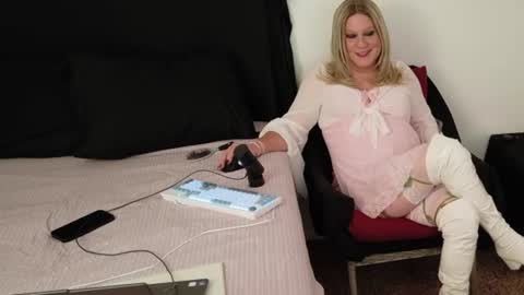 Snapshot of cleverafter8 chatting on 06-14-26, 02:24 SecretSissyLv online show from 06-14-26, 02:24
