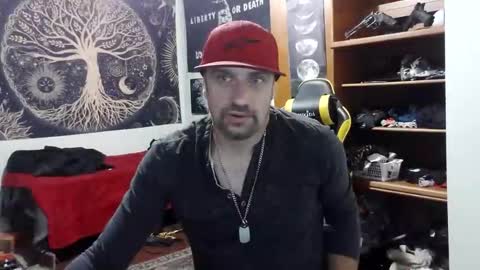 Snapshot of clintwood12 chatting on 12-17-25, 11:44 chad online show from 12-17-25, 11:44