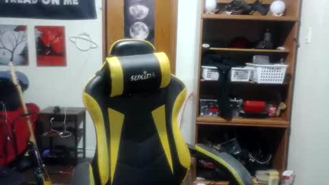 Snapshot of clintwood12 chatting on 01-10-26, 03:41 chad online show from 01-10-26, 03:41