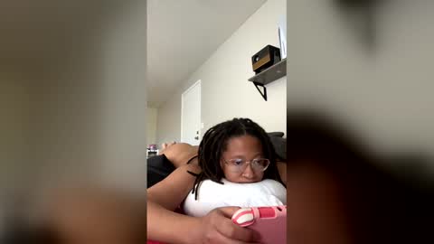 High Queen Clio online show from 03-17-26, 04:21