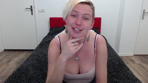 Syl  online show from 01-20-25, 08:09