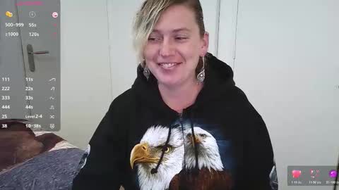 Syl  online show from 11-23-25, 04:40