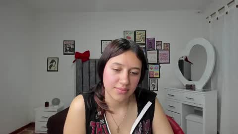 Snapshot of cloe_7 chatting on 06-15-26, 12:24 cloe_7 online show from 06-15-26, 12:24
