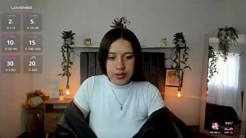 Snapshot of cloe_7 chatting on 06-15-26, 12:40 cloe_7 online show from 06-15-26, 12:40