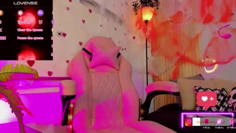 Snapshot of cloe_morningstarr chatting on 10-12-25, 10:20 Cloe online show from 10-12-25, 10:20