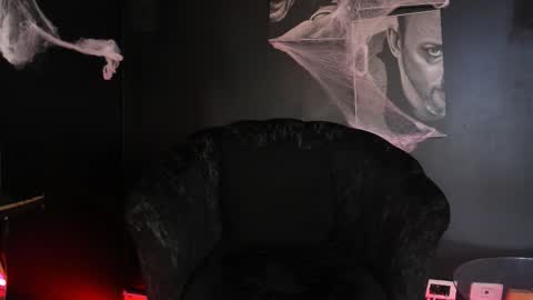 Snapshot of cloe_morningstarr chatting on 10-18-25, 12:39 Cloe online show from 10-18-25, 12:39