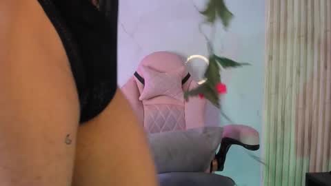 Snapshot of cloe_morningstarr chatting on 11-22-25, 03:33 Cloe online show from 11-22-25, 03:33