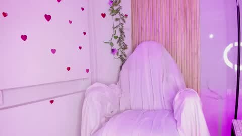 Snapshot of cloe_morningstarr chatting on 12-14-25, 06:23 Cloe online show from 12-14-25, 06:23