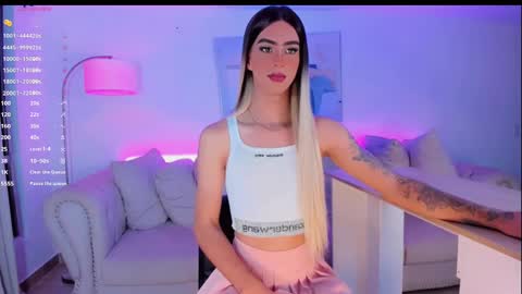 Snapshot of cloe_reminton_ chatting on 01-18-25, 07:07 CLOE REMINTON online show from 01-18-25, 07:07