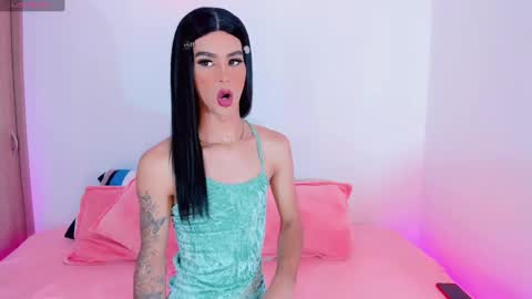 Snapshot of cloe_reminton_ chatting on 02-05-25, 02:08 CLOE REMINTON online show from 02-05-25, 02:08